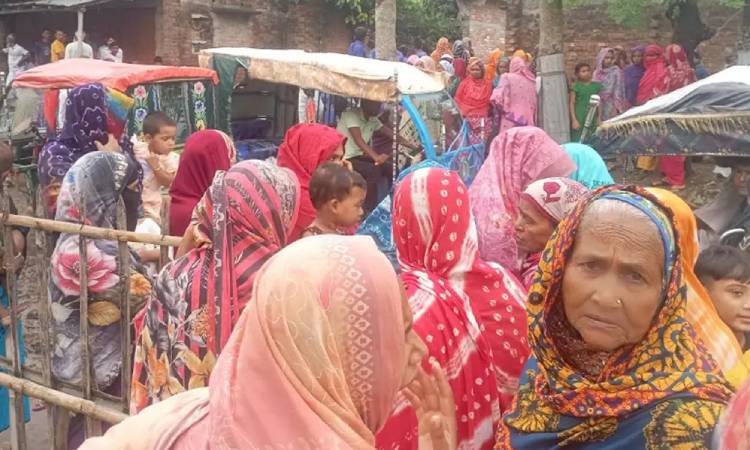 চাঁপাইনবাবগঞ্জে বিদ্যুৎস্পৃষ্টে এক পরিবারের ৩ জনের মৃত্যু