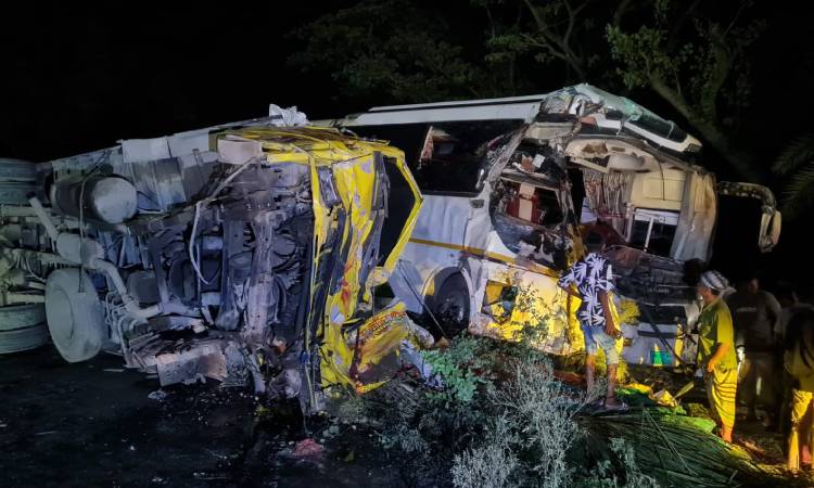 গুরুদাসপুরে বাস-টাক মুখোমুখি সংঘর্ষে নিহত ১, রুশ নাগরিকসহ আহত ৮