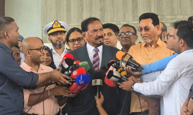 থাইল্যান্ড সফর সংক্ষিপ্ত করে দেশে ফিরলেন স্পিকার
