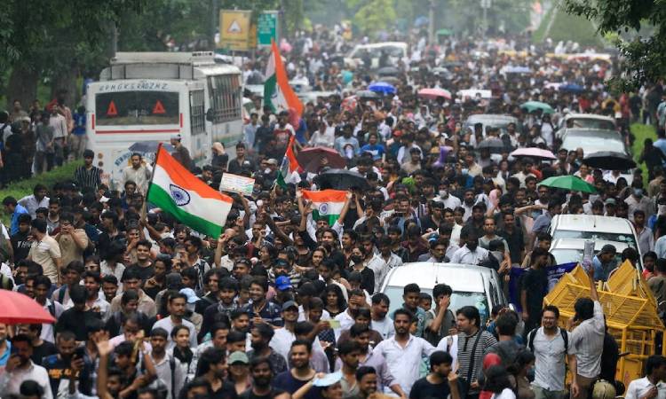 শিক্ষামন্ত্রীর পদত্যাগের পরও আন্দোলন চালিয়ে যাবে ককরোচরা