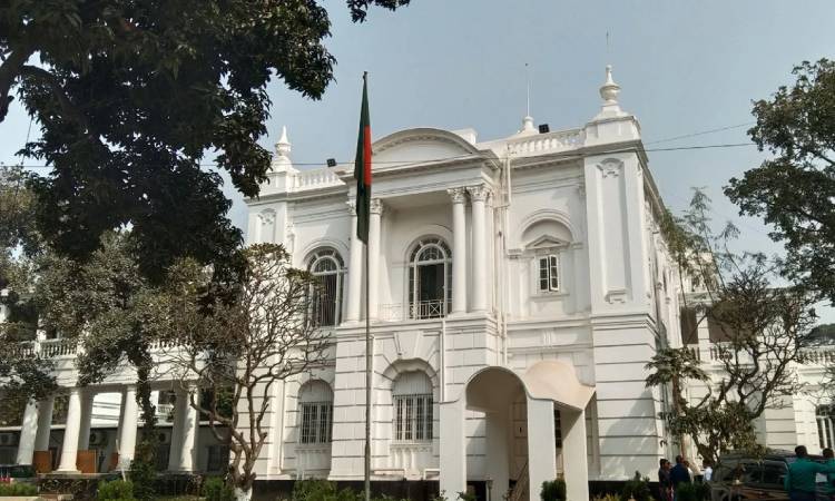 ৮ জনের নামে গ্রেফতারি পরোয়ানা, ৩ জনকে ট্রাইব্যুনালে হাজিরের নির্দেশ