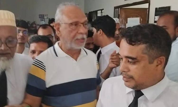 সাবেক মন্ত্রী লতিফ সিদ্দিকীকে ট্রাইব্যুনালে হাজির