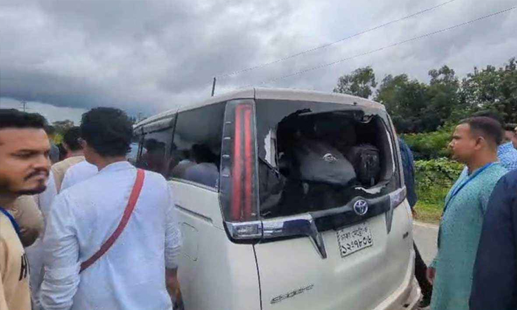 এবার সিলেটে এনসিপির ‘জুলাই পদযাত্রা’র গাড়িবহরে হামলা