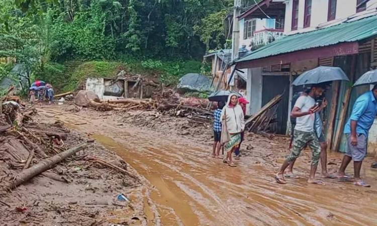শ্রীলঙ্কায় বন্যা-ভূমিধসে নিহত ৭, বহু শিক্ষাপ্রতিষ্ঠান বন্ধ