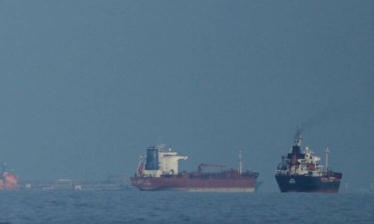 হরমুজে আরও ২০ যুদ্ধজাহাজ পাঠাল যুক্তরাষ্ট্র