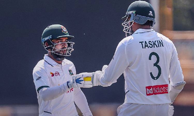 ২২৮ রানের লিডে শেষ বাংলাদেশের ইনিংস