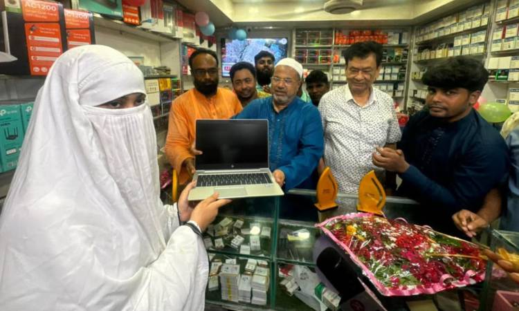 সিংড়ায় এসএসসি পরীক্ষায় সর্বোচ্চ নম্বর পাওয়া ৩ শিক্ষার্থীকে পুরষ্কৃত করলেন এমপি আনু