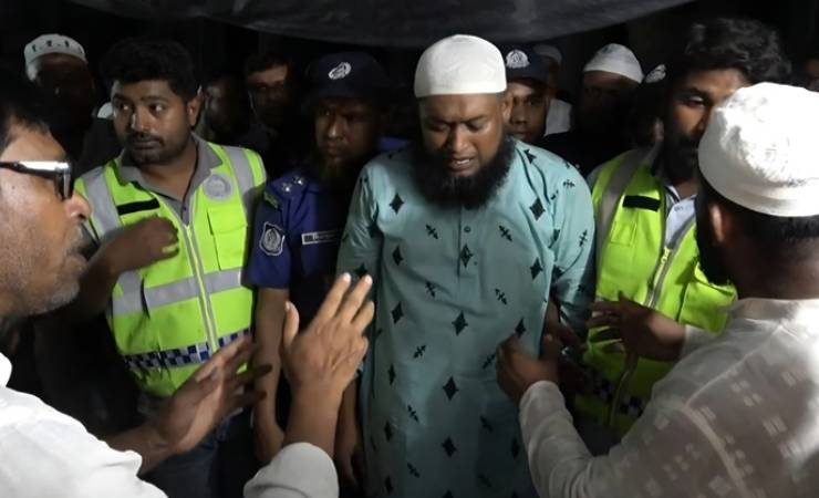 প্যারোলে মুক্তি পেয়ে বাবার জানাজায় সাবেক ছাত্রলীগ নেতা