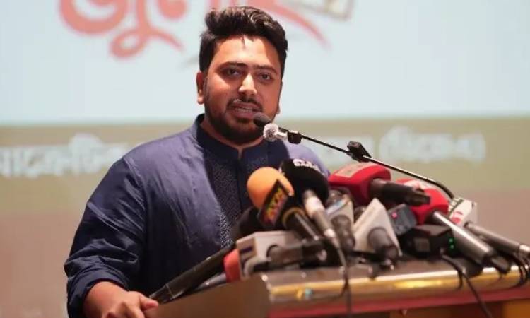 ধীরে ধীরে গণতন্ত্র ও কথা বলার জায়গা সংকুচিত হচ্ছে: নাহিদ