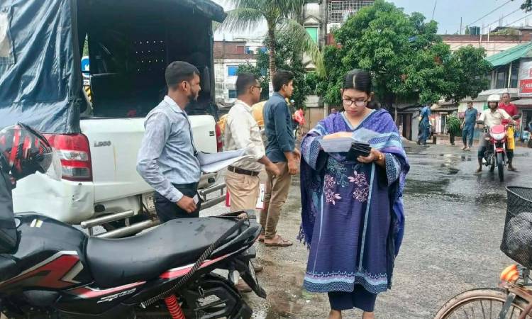 সিংড়ায় ট্রাফিক আইন অমান্য করায় ৪ জনকে জরিমানা