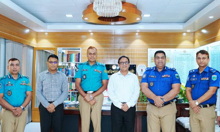 বিদায়ী রাজশাহী বিভাগীয় কমিশনারের সঙ্গে আরএমপি কমিশনারের সৌজন্য সাক্ষাৎ