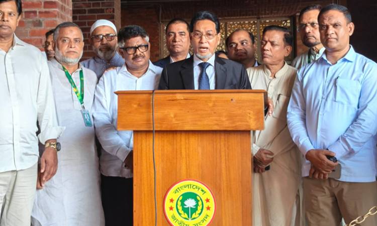 গণতন্ত্রকে প্রাতিষ্ঠানিক রূপ দিতে চায় বিএনপি: চিফ হুইপ