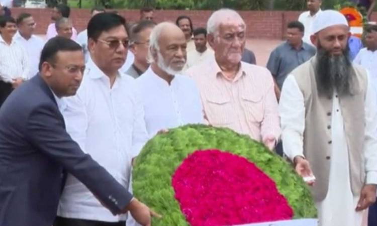 জাতীয় স্মৃতিসৌধে নবনিযুক্ত মন্ত্রী-প্রতিমন্ত্রীদের শ্রদ্ধা