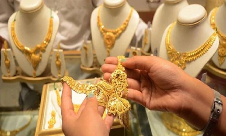 বিশ্ব বাজারে কমলেও দেশে বাড়ল স্বর্ণের দাম