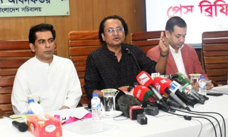 আগামী বছর চীন থেকে যুদ্ধবিমান কিনছে সরকার: তথ্য উপদেষ্টা