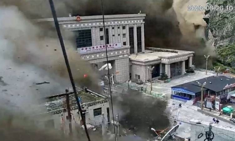 নেপাল-চীন সীমান্তে আকস্মিক পাহাড়ি ঢলে নিহত বেড়ে ৯৫