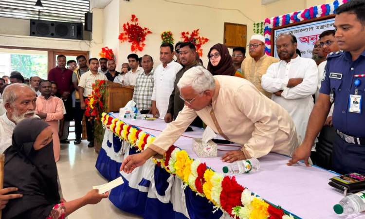 সবার জন্য শিক্ষা-চিকিৎসাসেবা নিশ্চিত করেছে সরকার : সমাজকল্যাণ মন্ত্রী