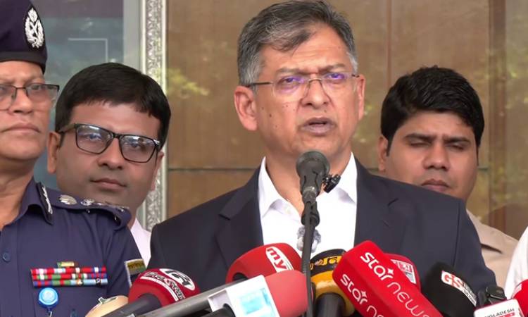 ‘লুট হওয়া অস্ত্র উদ্ধারে তথ্য দিলে পুরস্কার’