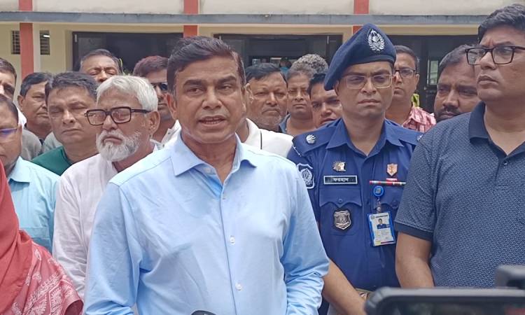 সারের সংকট নেই, সরবরাহে অনিয়ম হলে ব্যবস্থা: প্রতিমন্ত্রী ফরহাদ