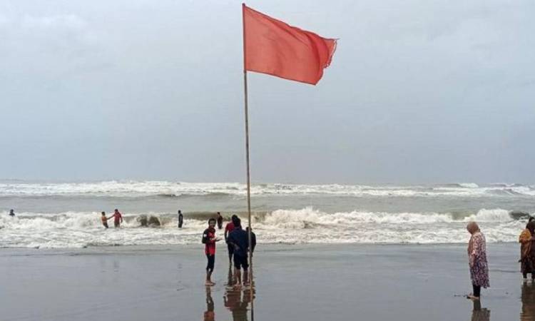 সমুদ্রবন্দরে ৩ নম্বর সতর্কসংকেত, ৬ জেলায় ঝড়ের আভাস