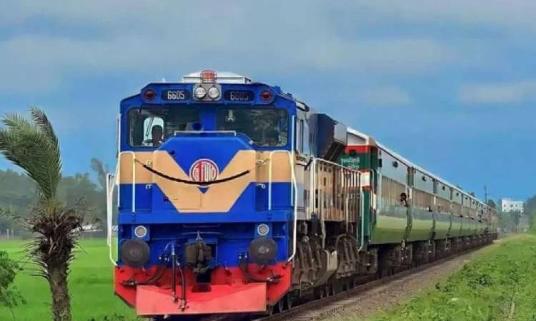 ২ ঘণ্টার পর রাজশাহীর সঙ্গে সারা দেশের ট্রেন যোগাযোগ স্বাভাবিক