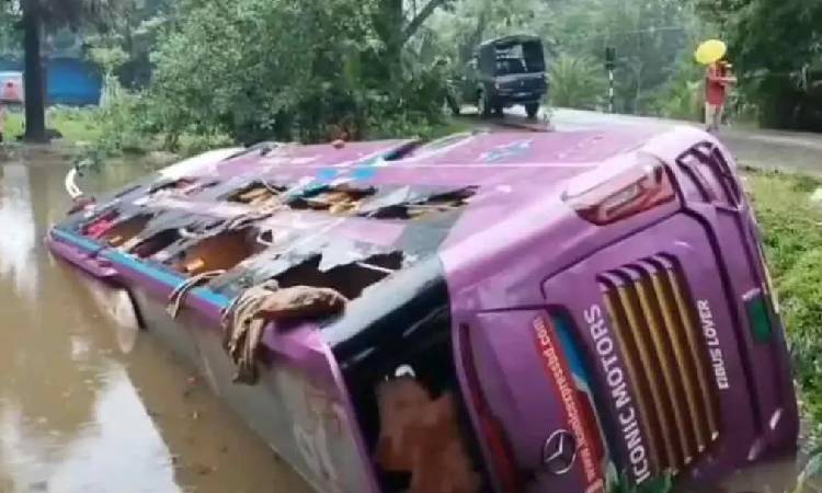 অনুমতি ছাড়া স্লিপার বাস চালানো যাবে না: হাইকোর্ট