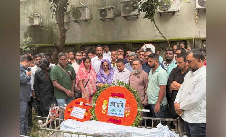 শ্রদ্ধা-ভালোবাসায় সাংবাদিক পুলক চ্যাটার্জির শেষকৃত্য সম্পন্ন