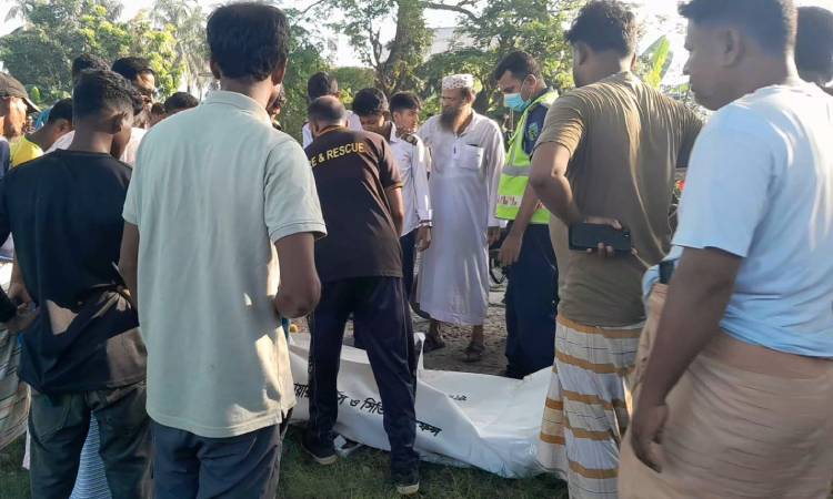পাবনার ঈশ্বরদীতে বাস চাপায় প্রাণ গেল মোটরসাইকেল আরোহীর