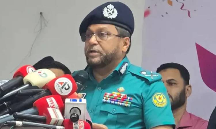 মিরপুরে স্বাস্থ্য কেন্দ্রে হামলাকারীদের রাজনৈতিক পরিচয় দেখা হবে না: ডিএমপি কমিশনার
