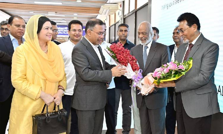 দেশে ফিরেছেন প্রধানমন্ত্রী তারেক রহমান