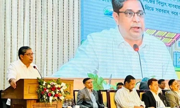 নিজ বাসভবনের সৌরবিদ্যুৎ থেকে জাতীয় গ্রিডে ১২০০ ইউনিট দিয়েছেন প্রধানমন্ত্রী