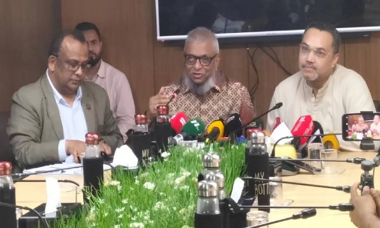বাংলাদেশ থেকে ১০ হাজার শ্রমিক নেবে মালয়েশিয়া: শ্রমমন্ত্রী