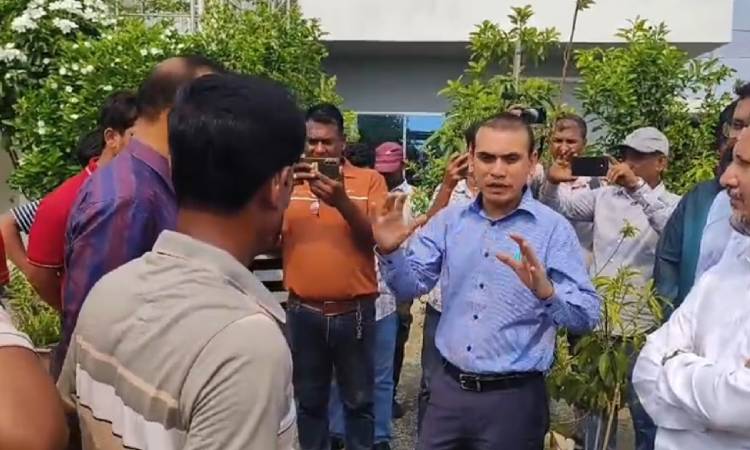 ভবনের ছাদে সুইমিংপুল, অভিযানে আরডিএ চেয়ারম্যানকে হুমকি
