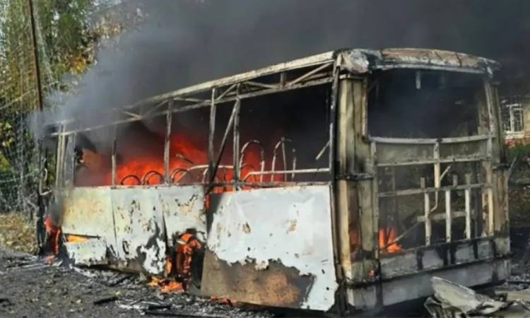 ইউক্রেনে বাসে রাশিয়ার বোমা হামলা, নিহত ৩৩