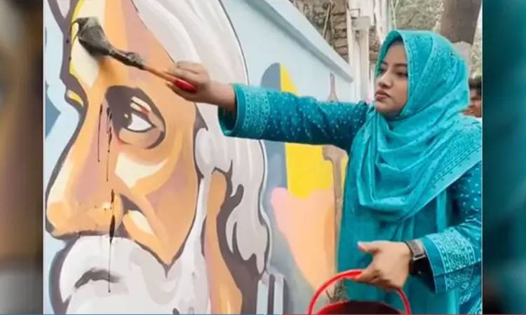 রবীন্দ্রনাথ ঠাকুরের গ্রাফিতিতে কালি দিতে গিয়ে নারীসহ আটক ৪