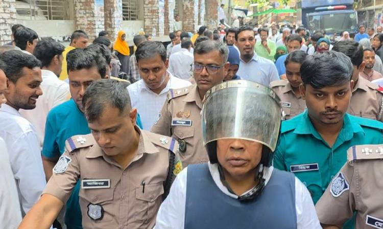 যাত্রাবাড়ীতে হত্যাচেষ্টা মামলায় রাজশাহীর এমপি আজাদ গ্রেফতার