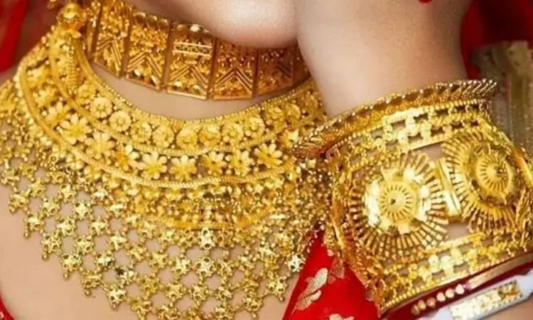 দেশের বাজারে কমলো স্বর্ণের গহনার দাম
