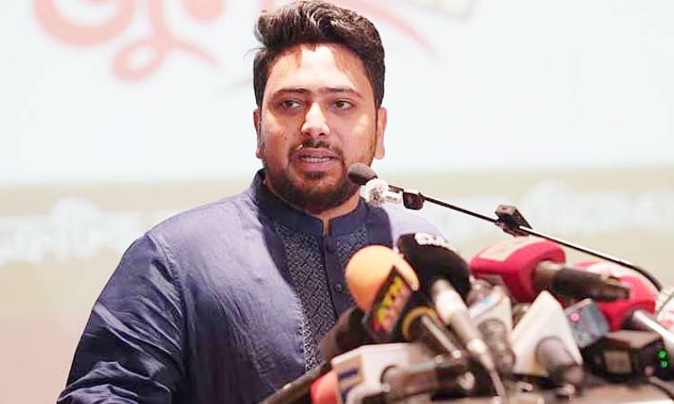 অন্তর্বর্তী সরকার প্রধানসহ উপদেষ্টাদের নিরাপত্তা নিশ্চিত করা জরুরি: নাহিদ ইসলাম