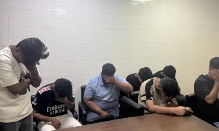 রাজধানীতে পাঁচ তারকা হোটেল ও দুই বারে অভিযান, আটক ৭