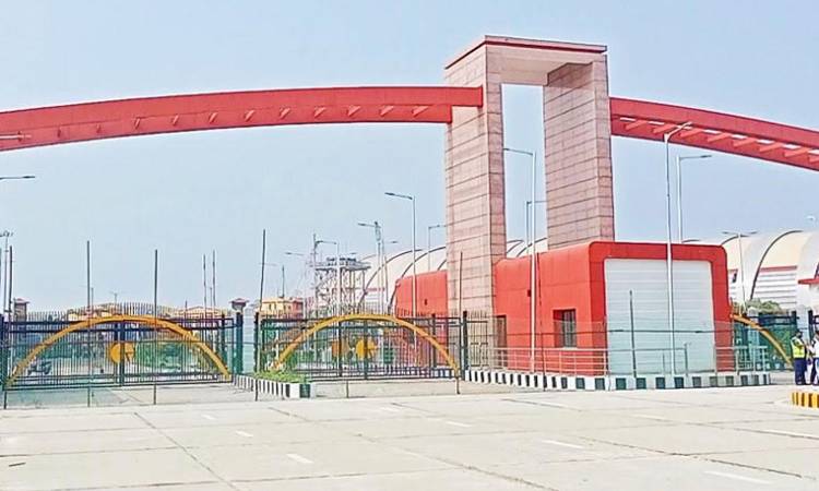 টানা ৮ দিন বেনাপোল-পেট্রাপোল বন্দরে আমদানি-রপ্তানি বন্ধ