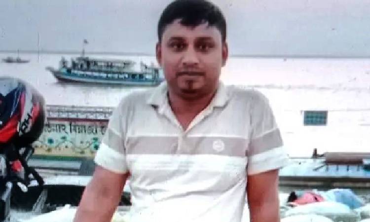 অনলাইন জুয়া চিরকুট লিখে এনজিও কর্মকর্তার আত্মহত্যা