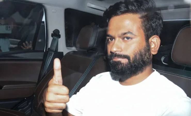 শর্তসাপেক্ষে অভিজিৎ দীপকে মুক্তি