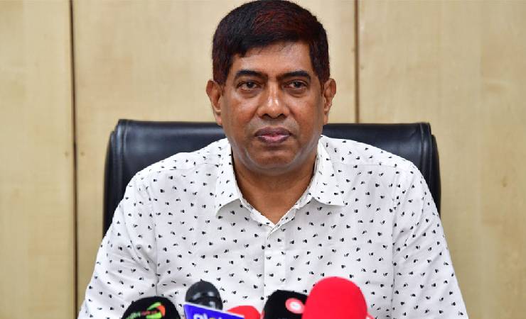 ইশরাকের হাতে পিস্তল: আইনের ব্যত্যয় হলে ব্যবস্থা নেবে পুলিশ: ডিবি প্রধান