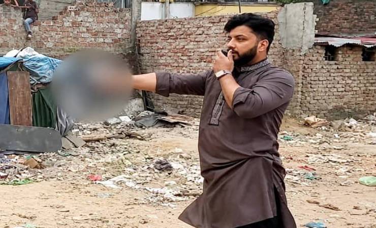 অস্ত্র হাতে অভিযানে গিয়ে মন্ত্রিত্ব হারাচ্ছেন ইশরাক