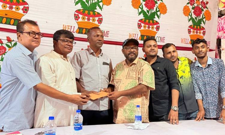 শান্তি ও সম্প্রীতি রক্ষায় সনাতন ধর্মাবলম্বীদের পাশে আছি: শেখ আজিজুল হক