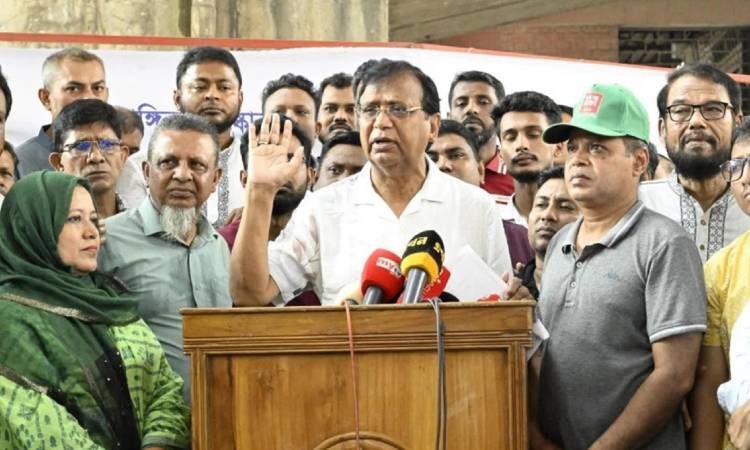 ফুটপাত দখল করে দোকান বসালেই মামলা