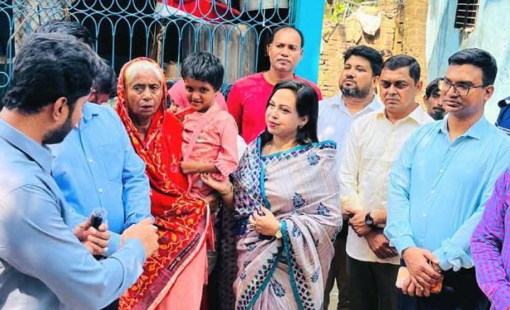 মা-বাবার ছেড়ে যাওয়া বিশেষ চাহিদাসম্পন্ন শিশুর পাশে জেলা প্রশাসন