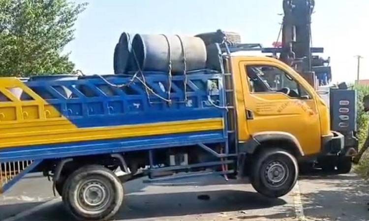 গোপালগঞ্জে পিকআপ চাপায় বাবা-মেয়ে নিহত
