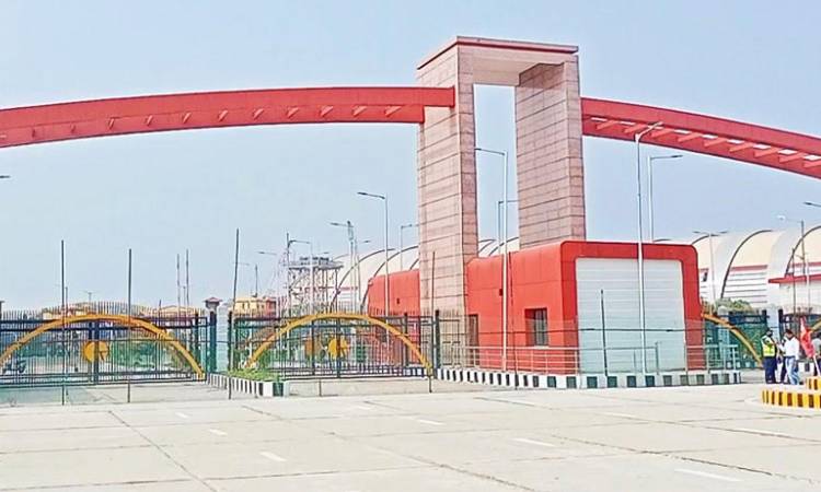 ছুটি শেষে বেনাপোল বন্দর দিয়ে আমদানি-রপ্তানি শুরু